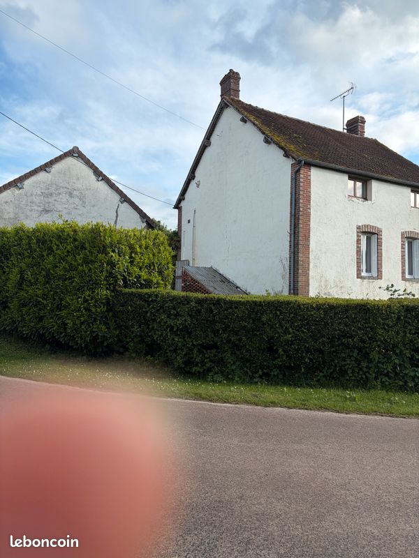 Maison 10 pièces 276 m² · à Charny Orée de Puisaye · 276 m² · 387 000 €