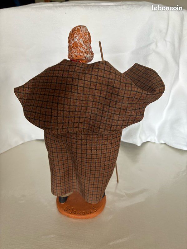 SANTON DE PROVENCE, Terre cuite, Homme à la lanterne, Signé Simone