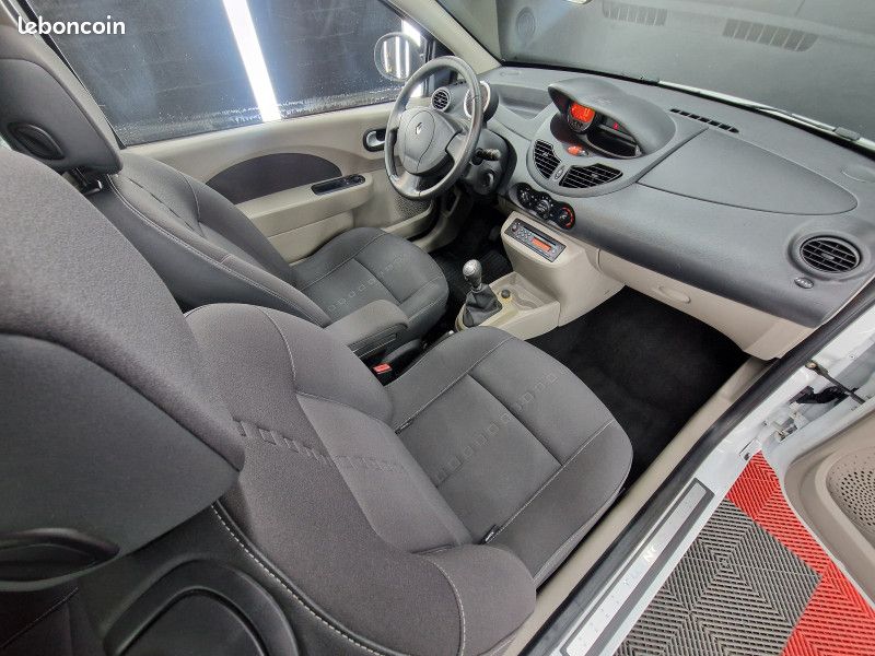 Renault TWINGO II 1.2 16V 75CH NIGHT & DAY * TOIT PANORAMIQUE OUVRANT (image 14)