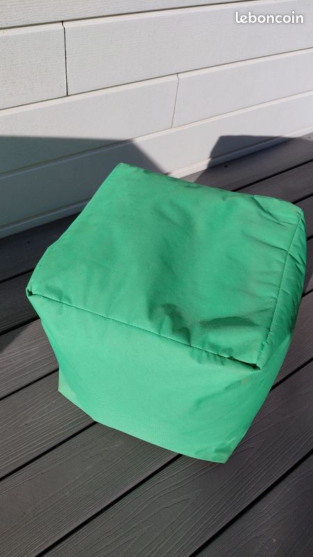 Pouf interieur ou exterieur vert (image 1)