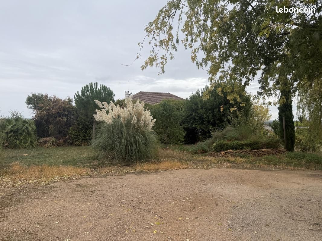 Terrain 700 m² Creches Sur Saone · à Crêches-sur-Saône · 72 500 €