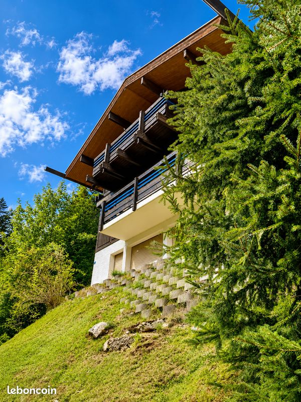 Maison 8 pièces 143 m² · à Châtel · 143 m² · 760 000 €
