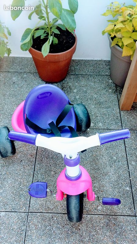 Tricycle (image 1)