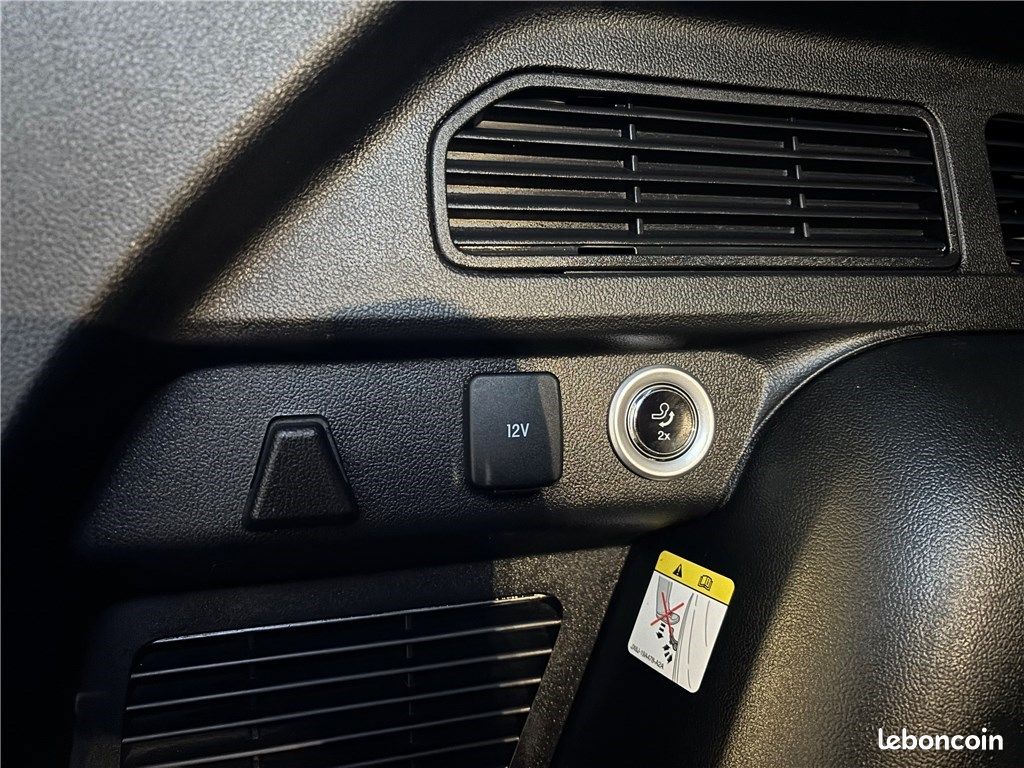 Ford Kuga III 2.5 DURATEC 180 CH FLEXIFUEL FHEV E85 POWERSHIFT ST-Line (image 28)