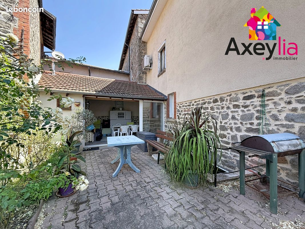 Maison 4 pièces 115 m² · à Saint-Barthélemy-Lestra · 115 m² · 119 900 €