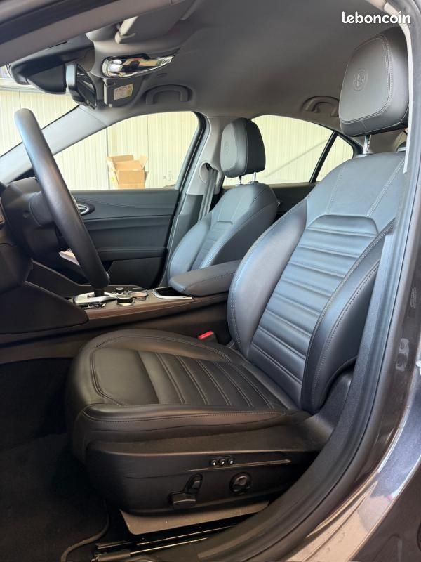 Alfa Romeo Giulia MY20 2.2 190 ch AT8 Ti (image 10)