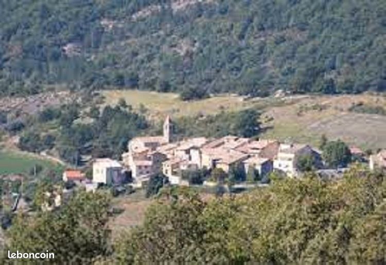 Terrain 1500 m² · au Brusquet · 95 000 €