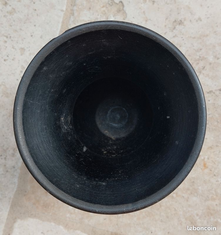 Petit vase céramique noire (image 4)