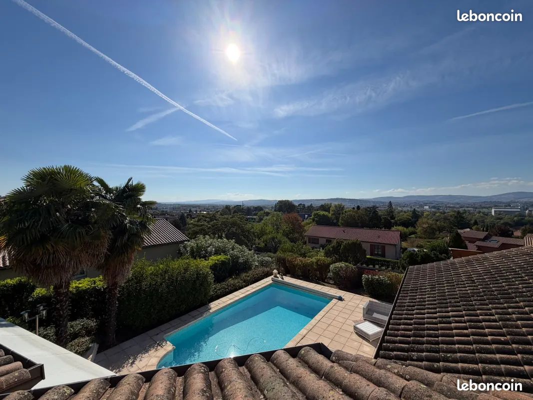 Maison 5 pièces 143 m² · à Jassans-Riottier · 143 m² · 545 000 €