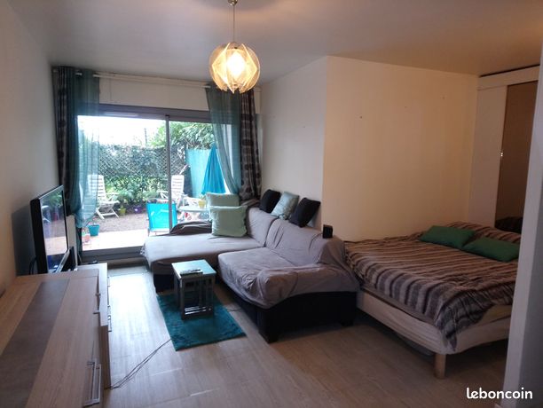 Studio meublé avec terrasse en rez de jardin