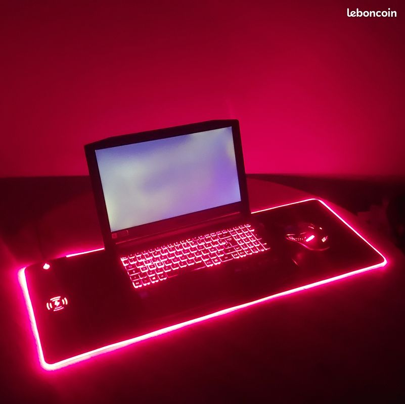 Tapis RGB Gaming XXL avec Chargeur induction Fast Charge (image 1)