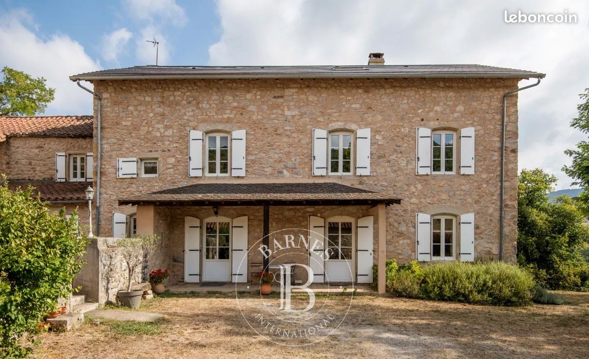 Maison 15 pièces 480 m² · à Saint-Affrique · 480 m² · 650 000 €