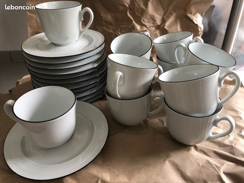 Service à café en porcelaine blanche (image 2)