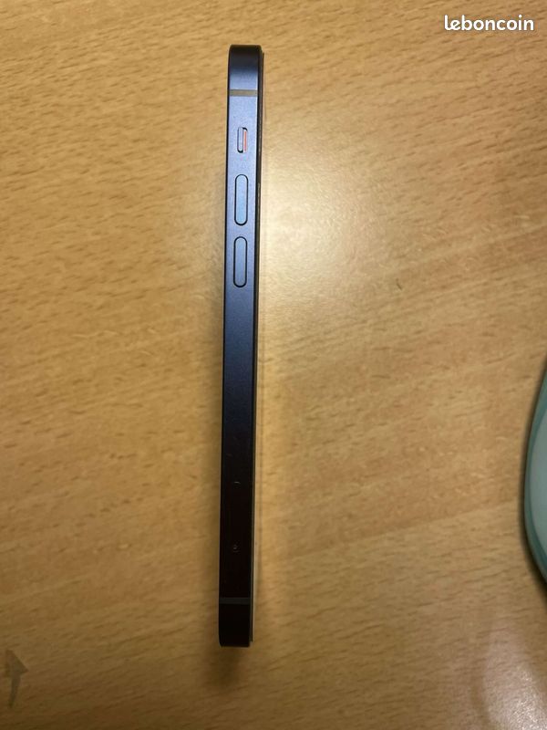 IPhone 12 (image 9)