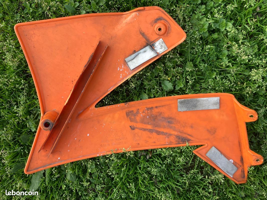 Carénage flanc de réservoir droit KTM Duke 2 - SMC 660 SMC660 -58408051000 (image 2)