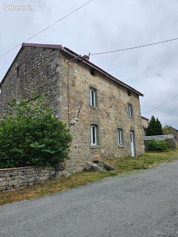 Maison 5 pièces 95 m² · à Chamberaud · 95 m² · 23 000 €