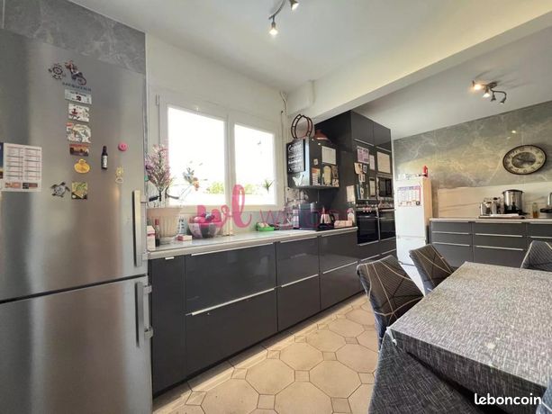 Villa 7 pièces 233 m² — 11