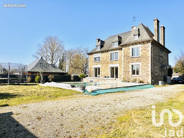 Maison 10 pièces 247 m²