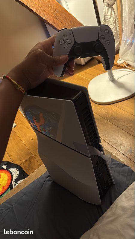 PLAYSTATION 5 slim neuve (image 5)