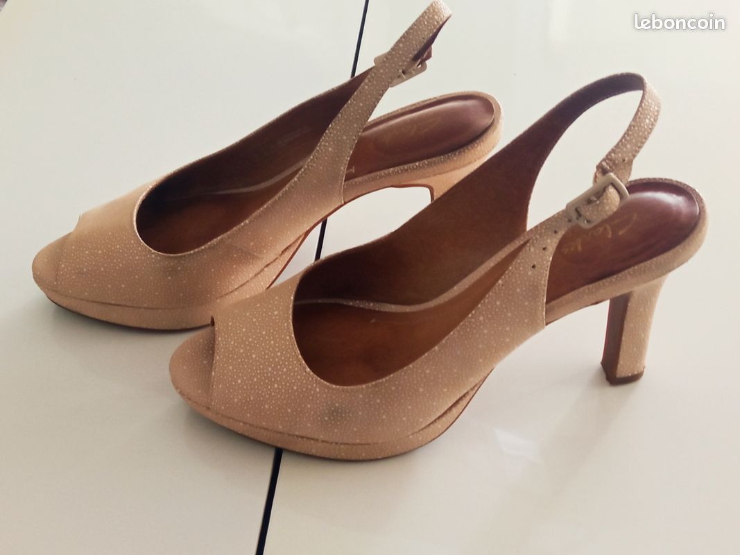 Sandales à talons rose poudré "Clarks" (image 3)