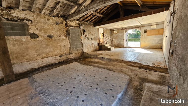Grange 1 pièce 100 m²