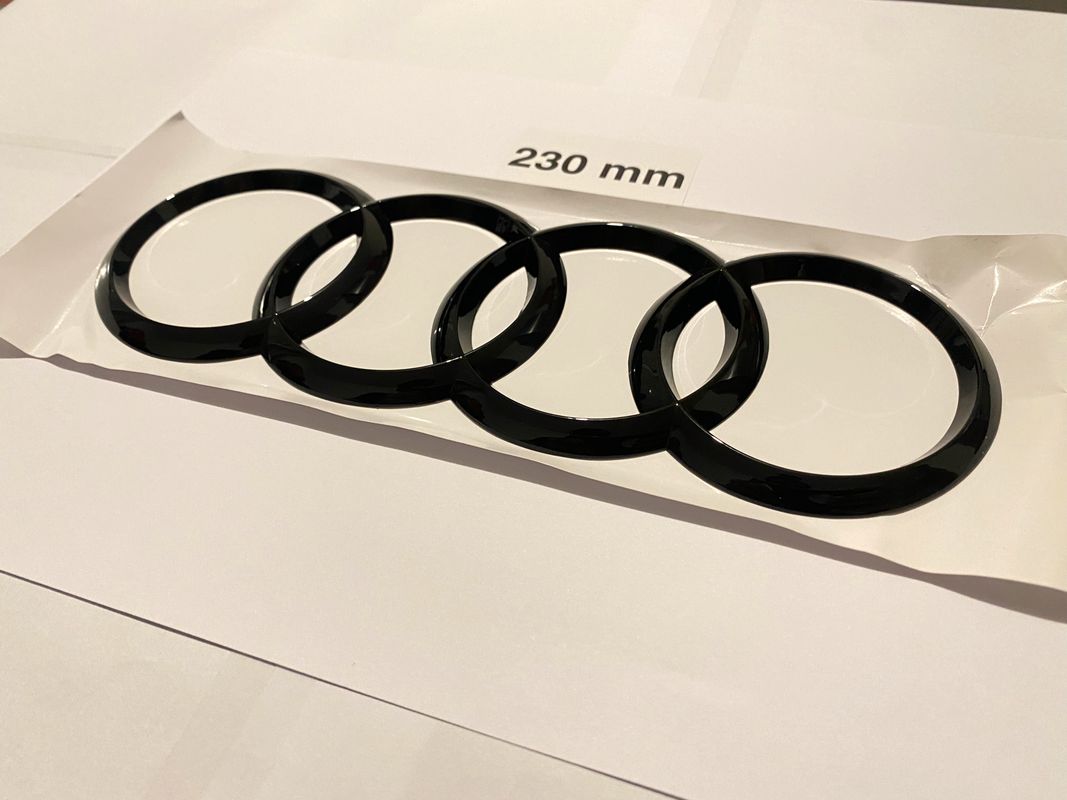 Emblème logo TT arrière coffre Noir Brillant 105x25 MM pour Audi TT