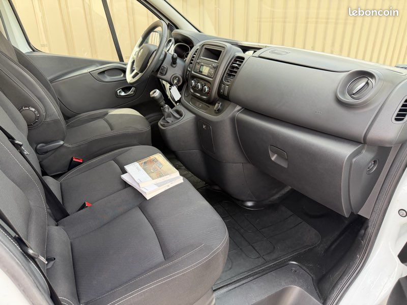 Renault Trafic III ph2 2.0 dci 120cv bvm6 Grand Confort / 1*main / Led Gps / Galerie échelle étagère / 2022 / 74.000km / révision effectuée / c.t ok / 15.000e ht 17.990e ttc Garantie 6 mois (image 5)