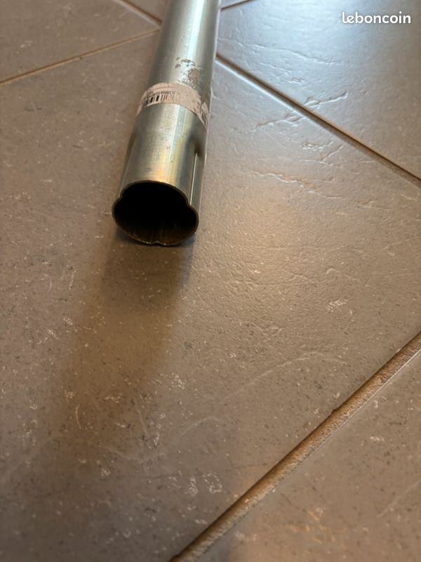 3 tubes diamètre 40 galavanisés (Mats d'antenne TV neufs pour antennes râteaux ou satellite) emboitables longueur 2 mètres (image 1)