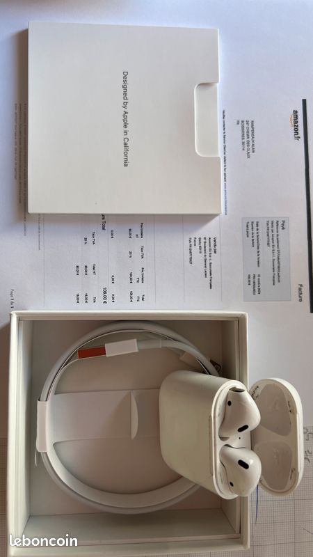 Apple AirPods avec boîtier de Charge Filaire (2ᵉ génération) (image 1)