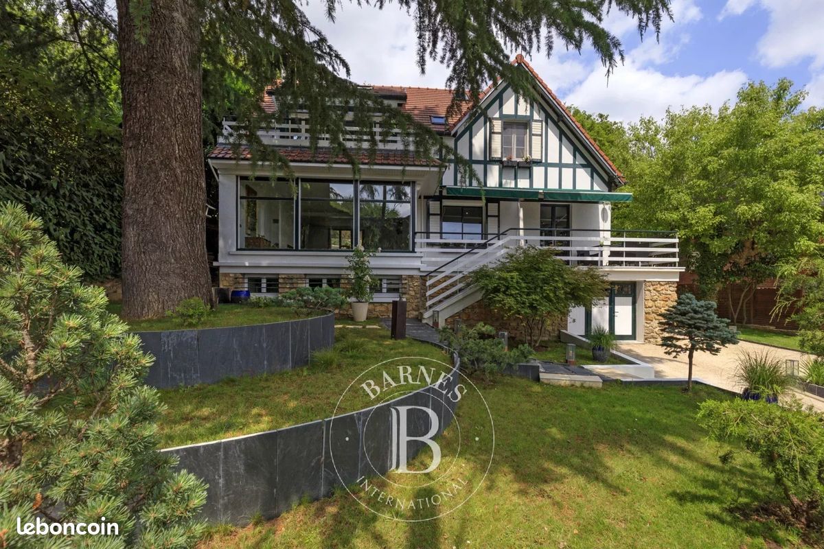 Maison 8 pièces 260 m² · à Bièvres · 260 m² · 1 490 000 €