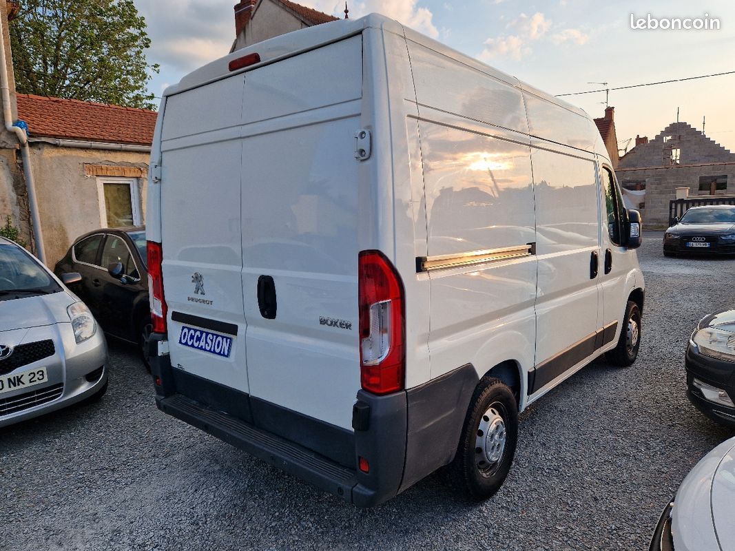 Peugeot BOXER 2.0 BLUEHDI 110 CV 3 PLACES (image 4)