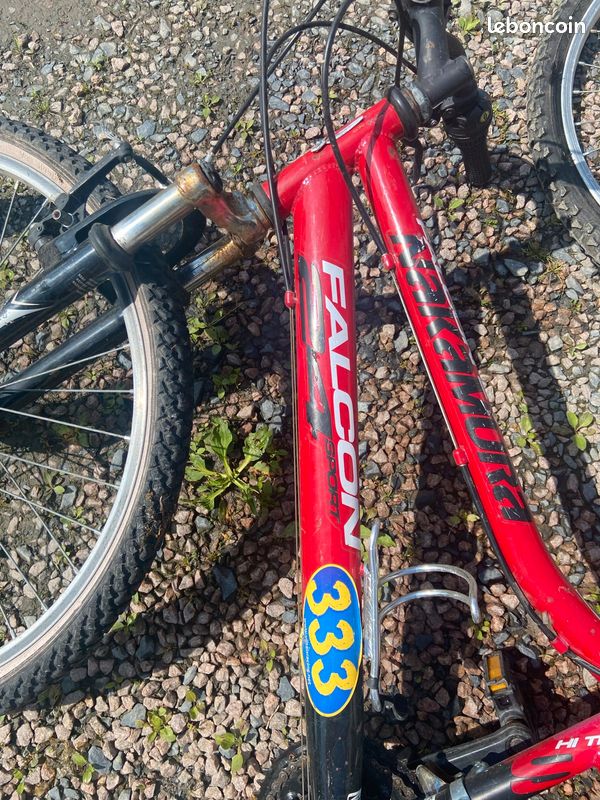 Vélo rouge (image 2)