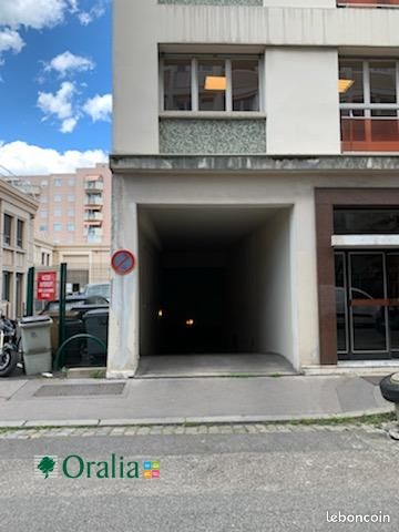 Parking 9 m² · à Villeurbanne · 9 m² · 90 €/mois
