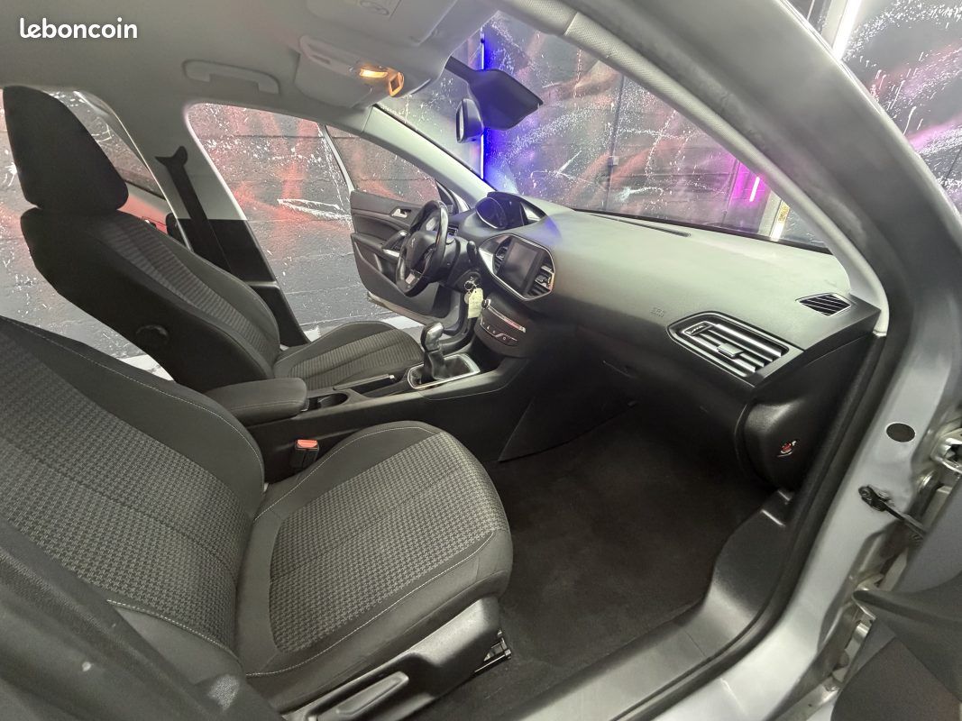 Peugeot 308 ii 1.6 blue hdi 100 access 2017 (image 9)