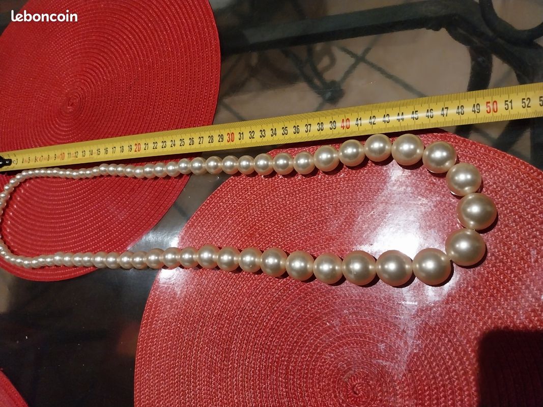Collier Ancien En Plastique - Bijou Vintage Occasion Porté