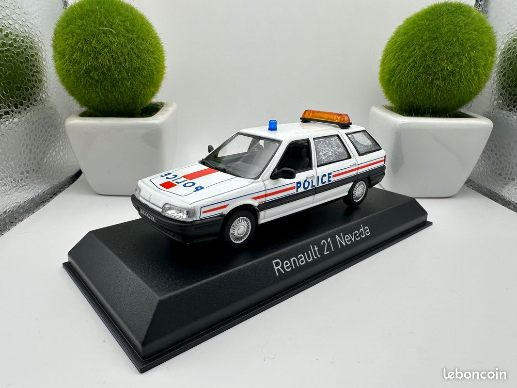 NOREV 512110 Renault R21 Nevada 1989 Police Nationale 1/43