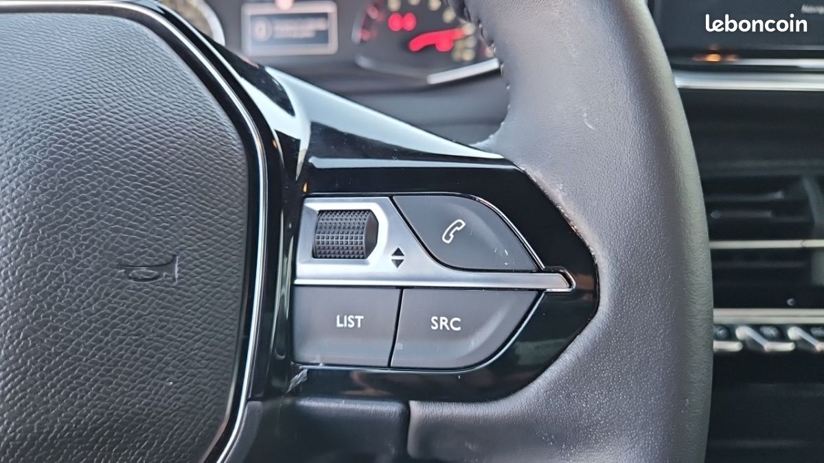 Peugeot 2008 100 SS BVM6 STYLE (image 18)