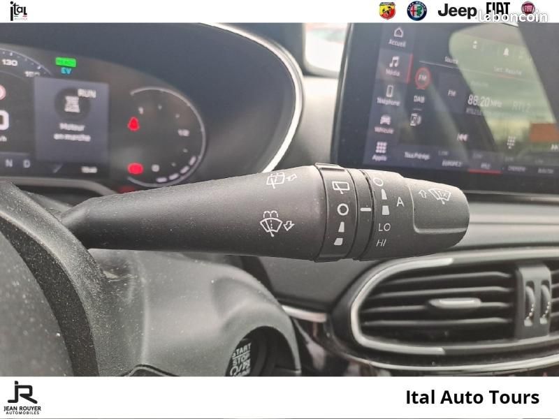 Fiat Tipo Cross 1.5 FireFly Turbo 130ch S/S Plus Hybrid DCT7 MY22 (image 18)
