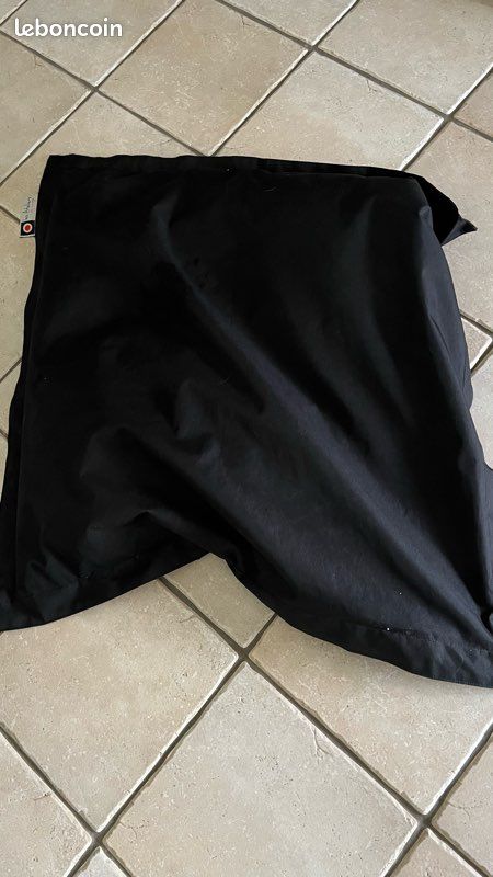 Pouf noir (image 1)