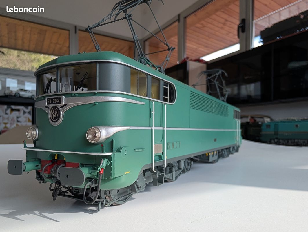 Locomotive électrique normaux pour modélisme ferroviaire à l'échelle N