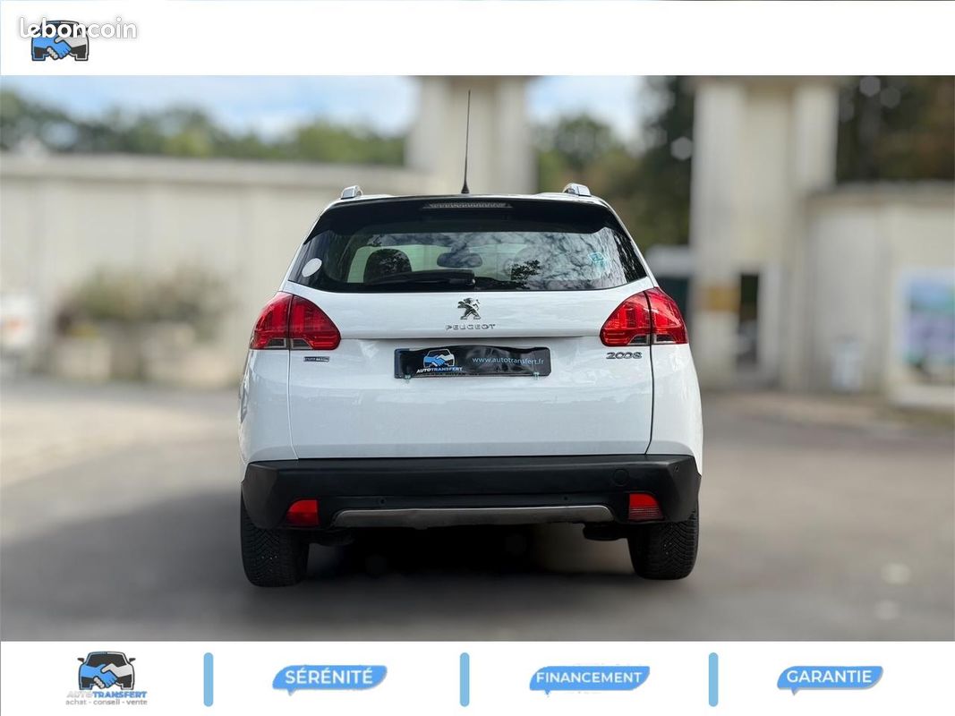 PEUGEOT 2008 1.2i 110CH BV EAT6 Allure (image 8)