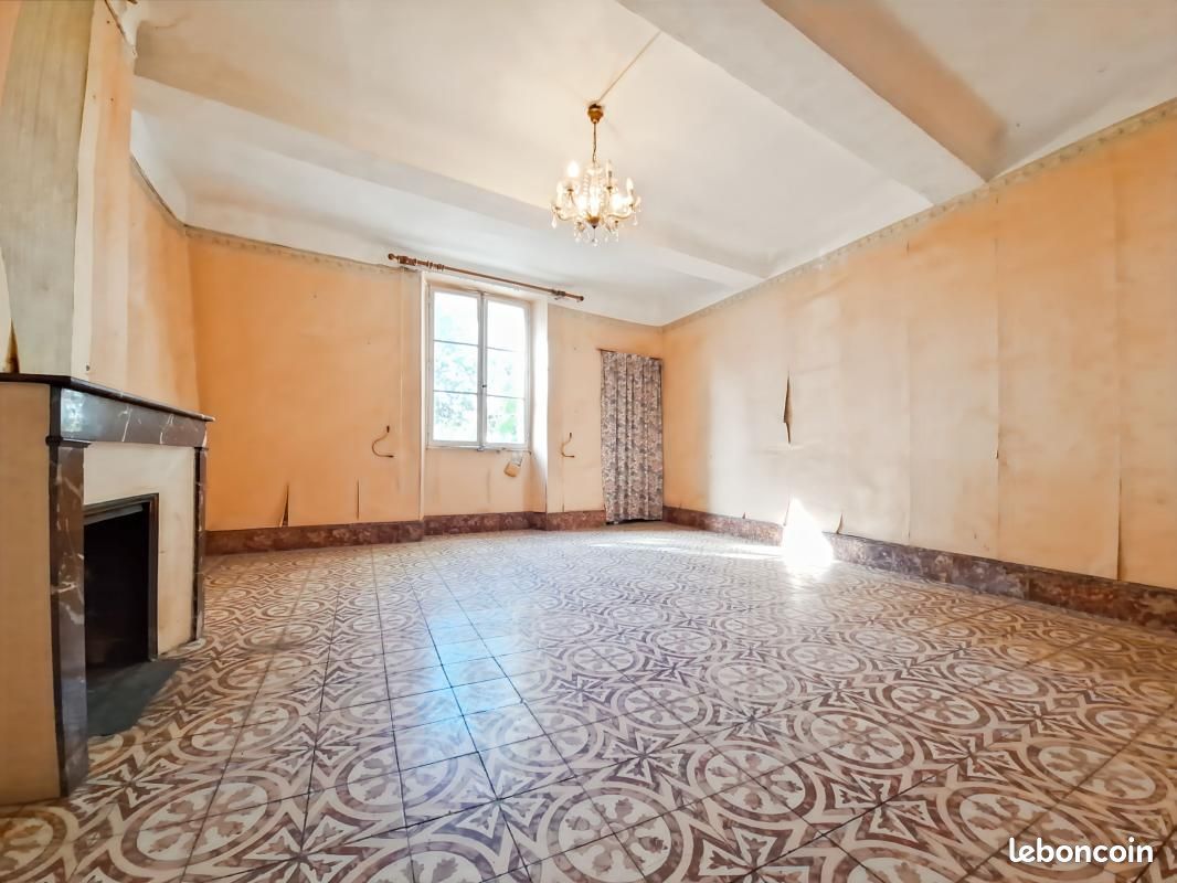 Appartement 4 pièces 123 m² · à La Verdière · 123 m² · 107 000 €