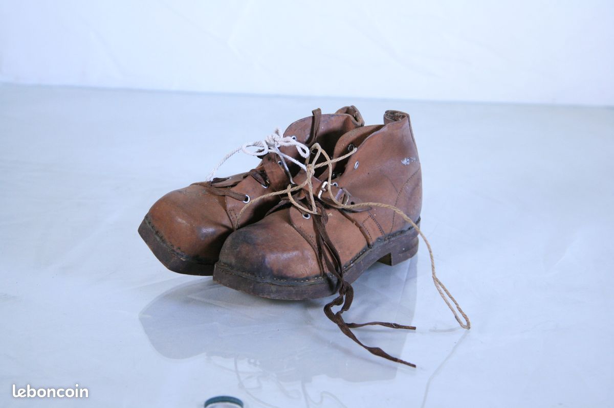 Chaussures années 30-40 Galoches Enfant , authentique stock de cordonnier - Vintage, militaria (n°1) (image 4)