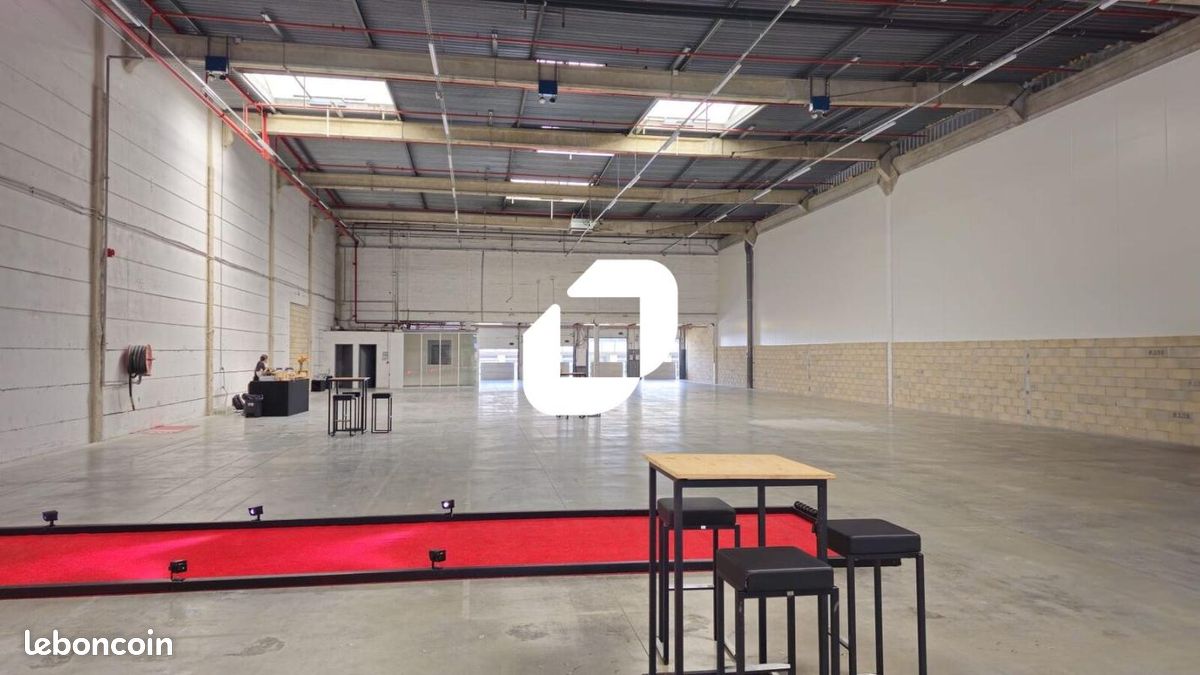 Local logistique 1 322 m² (image 16)