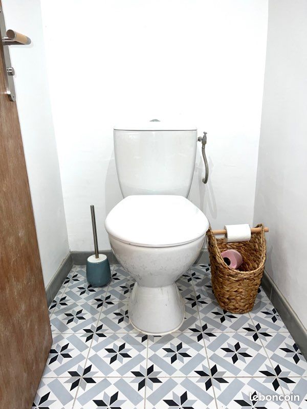 Appartement terrasse plein centre Lavandou (image 6)