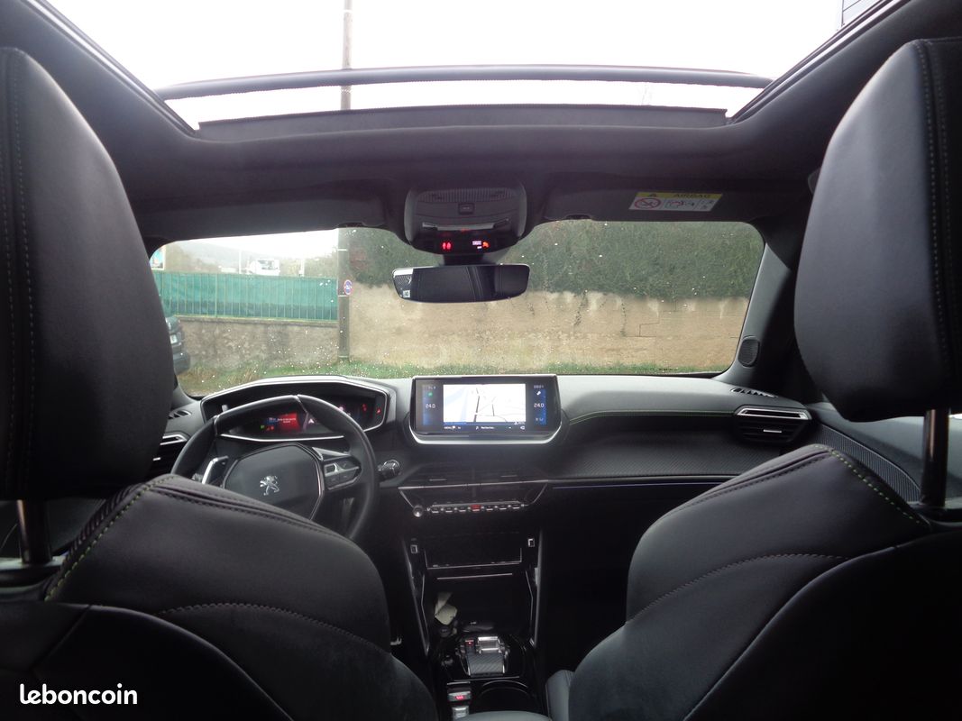 Peugeot 2008 1.2 thp 130 eat8 gt (image 3)