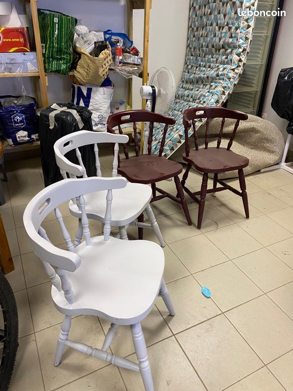 Bibliothèque + Table ronde avec chaises (image 5)