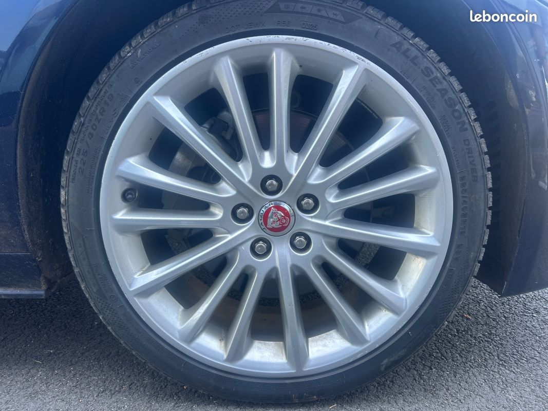 JAGUAR XE XE 2.0 L 180 AWD R-SPORt (image 28)