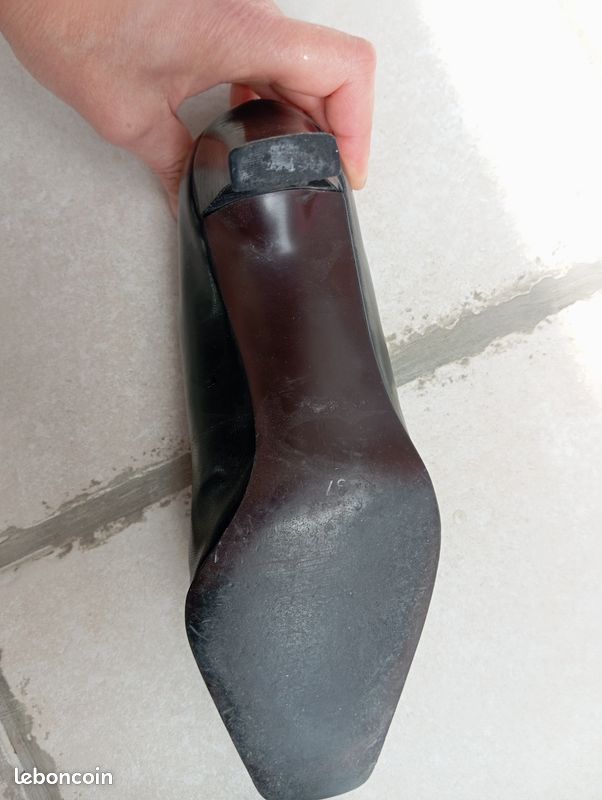 Escarpin noir en cuir taille 37 avec boucle talon 7,5 cm San Marina (image 6)