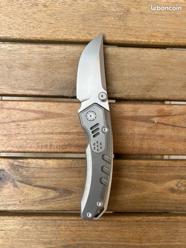 Maxace blacklight 02 - Collection
